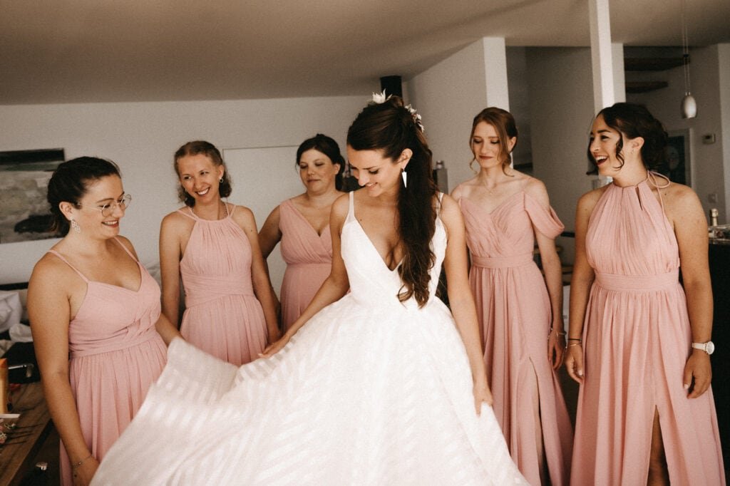 photographe mariage préparatifs mariée robe demoiselles d'honneur