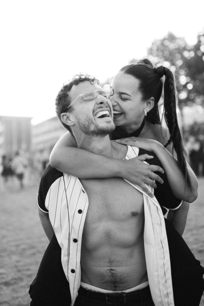 10 idées créatives pour une séance photo de couple originale avec son amoureux.se - Anne Gerzat Photographe